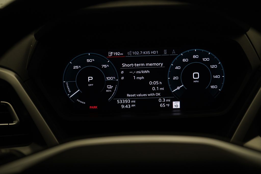 Thumbnail: 2023 Audi Q4 e-tron - 10