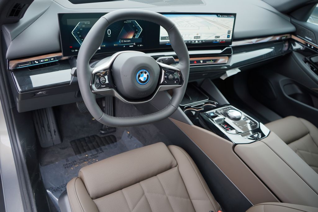 Thumbnail: 2026 BMW i5 - 13