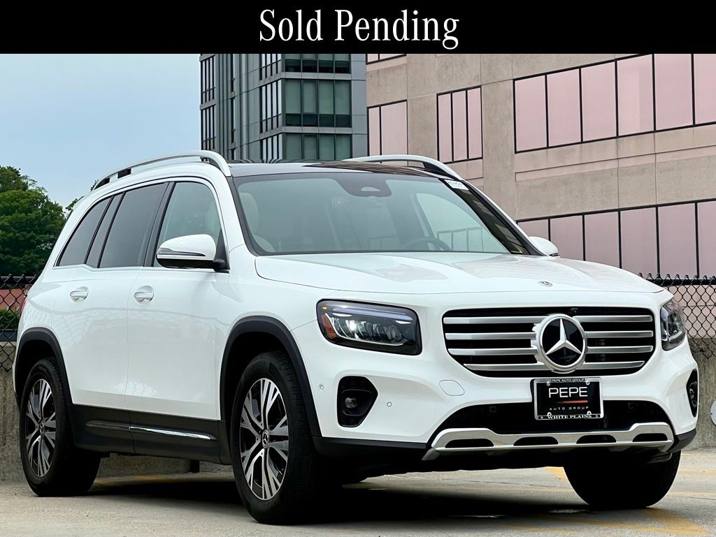 Polar White 2026 Mercedes-Benz GLB 250 4MATIC SUV / Crossover All-Wheel Drive 8-Speed Dual Clutch