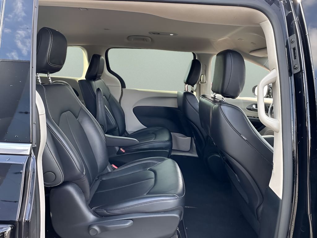 Used 2024 Chrysler Pacifica Hybrid Van
