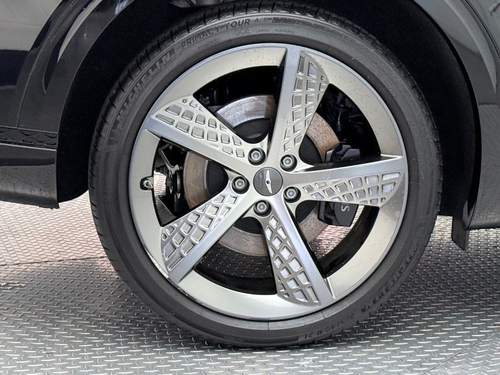 Thumbnail: 2024 Genesis GV70 - 14