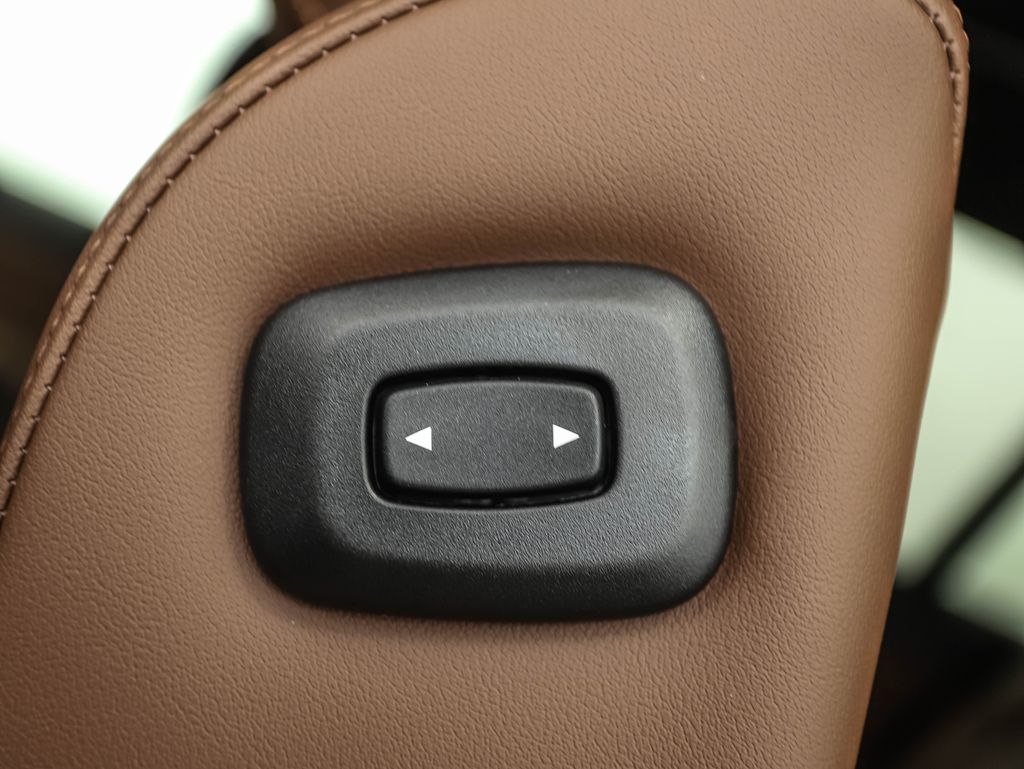 Thumbnail: 2026 BMW X7 - 26