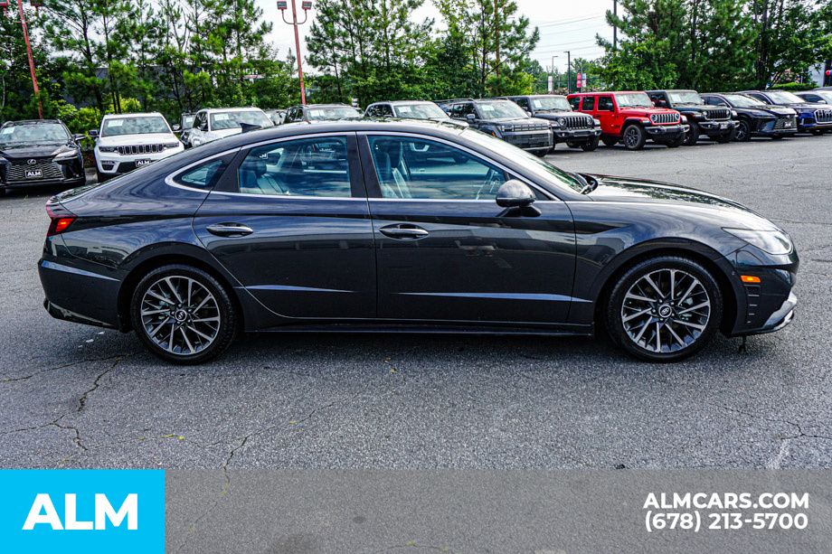 Used 2021 Gray Hyundai Limited image 9