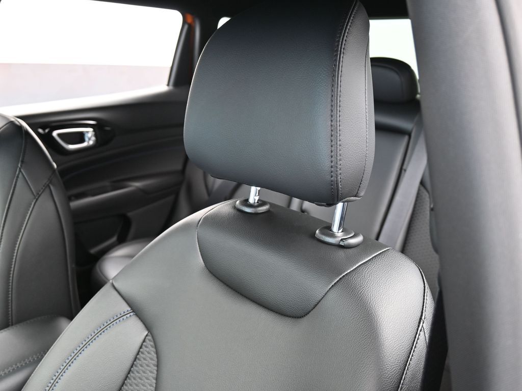 New 2026 Joose Jeep Latitude image 16