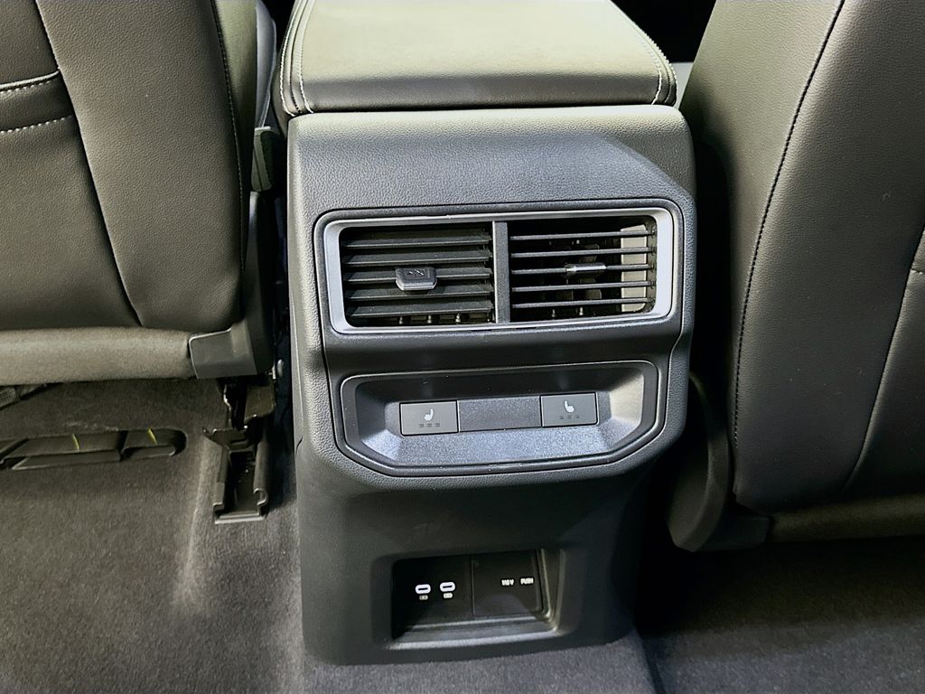 Thumbnail: 2025 Volkswagen Atlas - 26