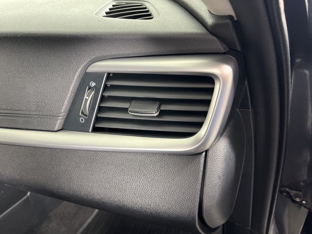 Thumbnail: 2020 Kia Optima - 18