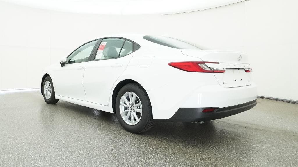 2025 Toyota Camry LE 28