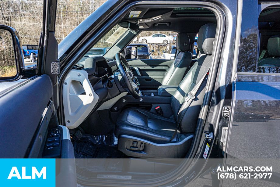 Used 2023 Gray Land Rover X-Dynamic SE image 19
