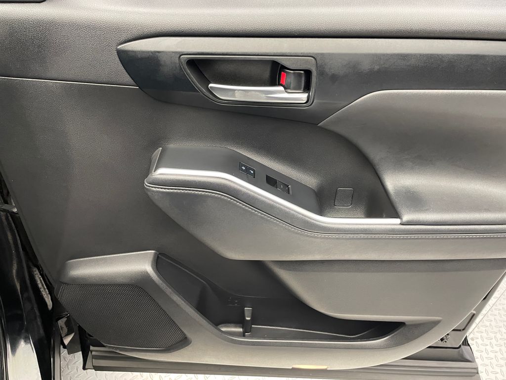 2022 Toyota Highlander XLE 15