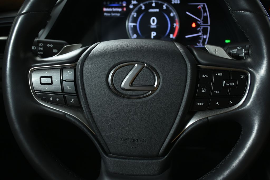 Thumbnail: 2025 Lexus ES - 19