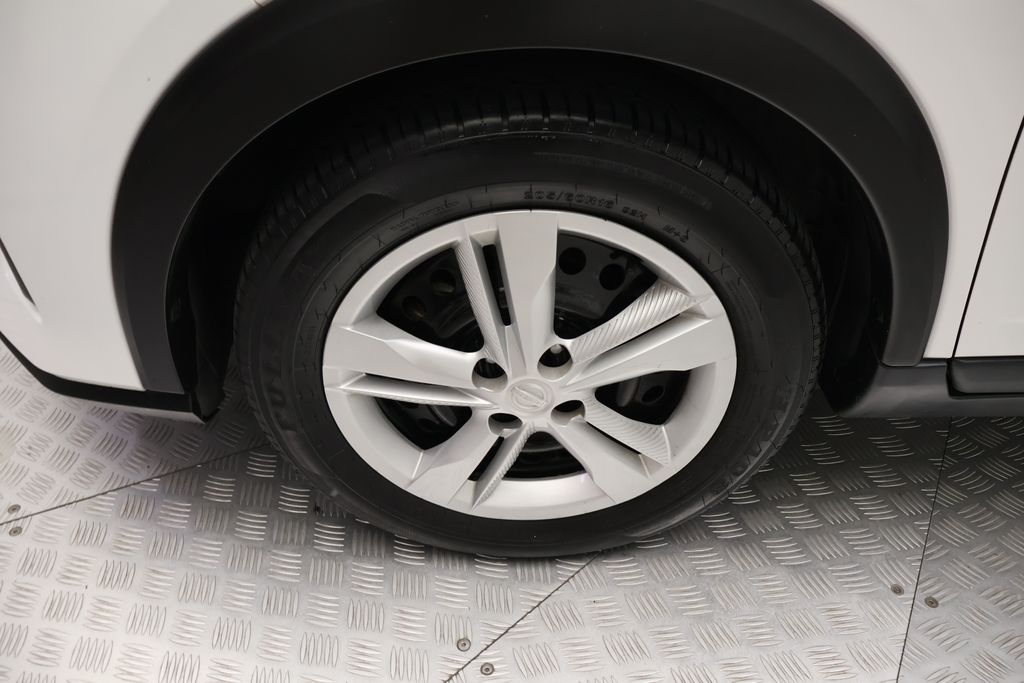 Thumbnail: 2021 Nissan Kicks - 4