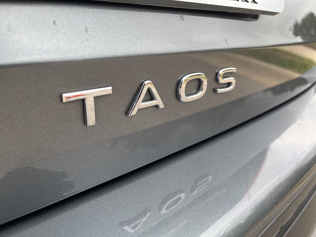 2024 Volkswagen Taos SE 9