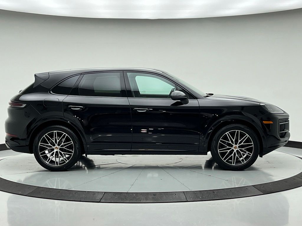 Thumbnail: 2026 Porsche Cayenne - 10