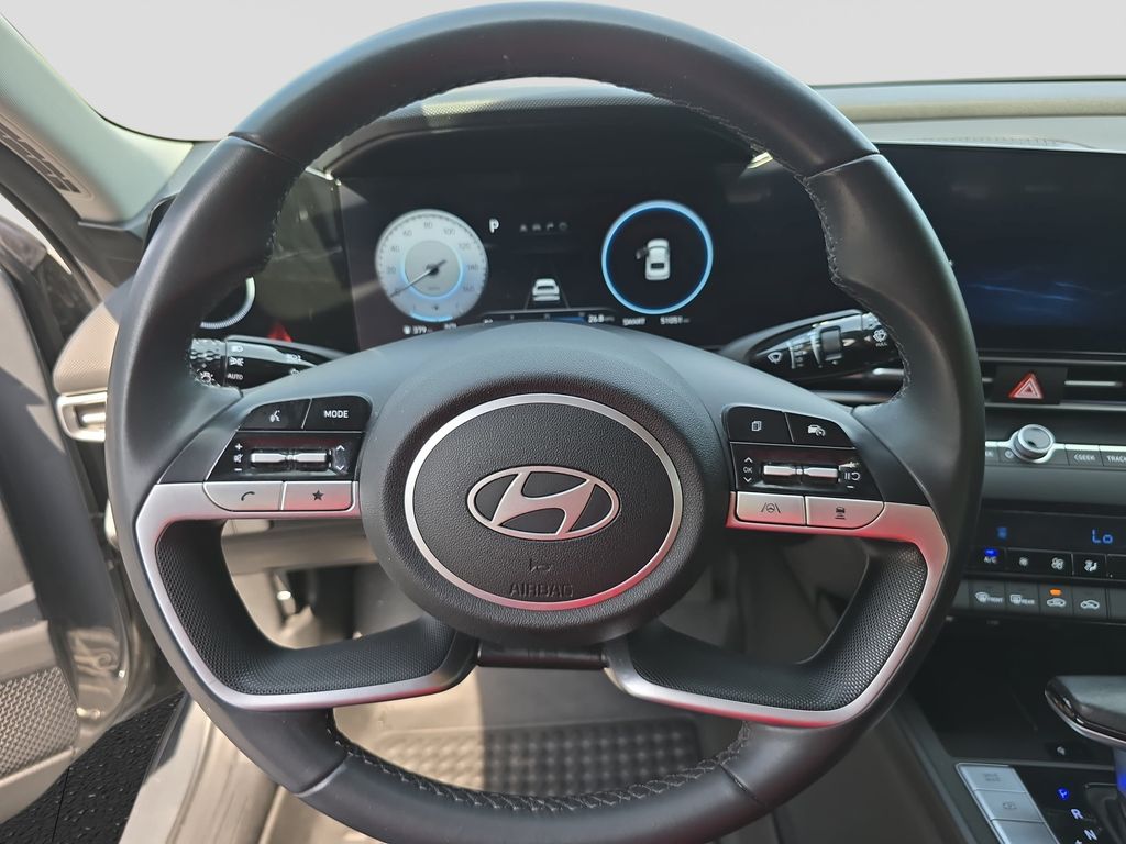 Used 2025 Hyundai Elantra Sedan