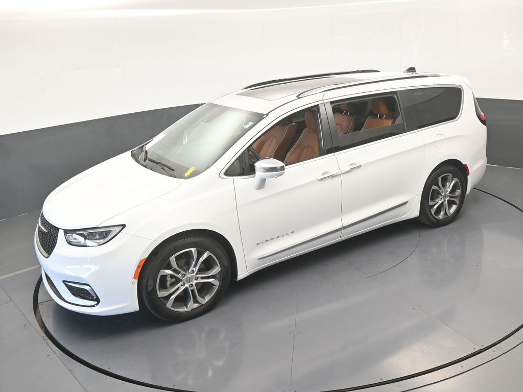 Used 2024 Bright White Clearcoat Chrysler Pinnacle image 62