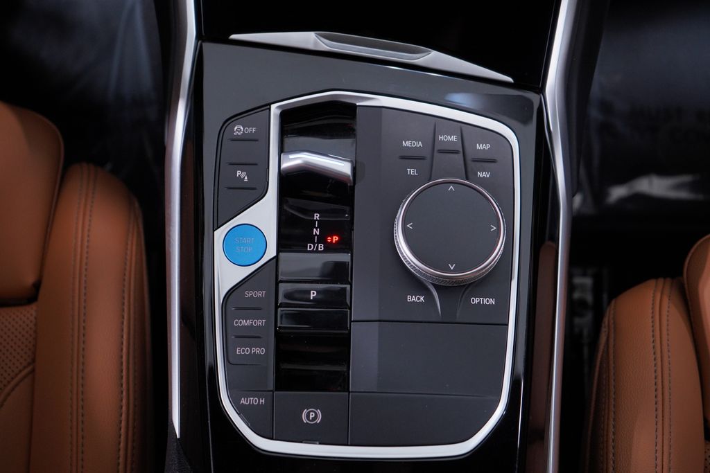 Thumbnail: 2023 BMW i4 - 14