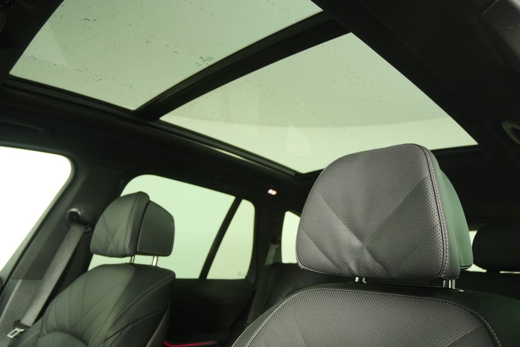 Thumbnail: 2025 BMW X5 - 12