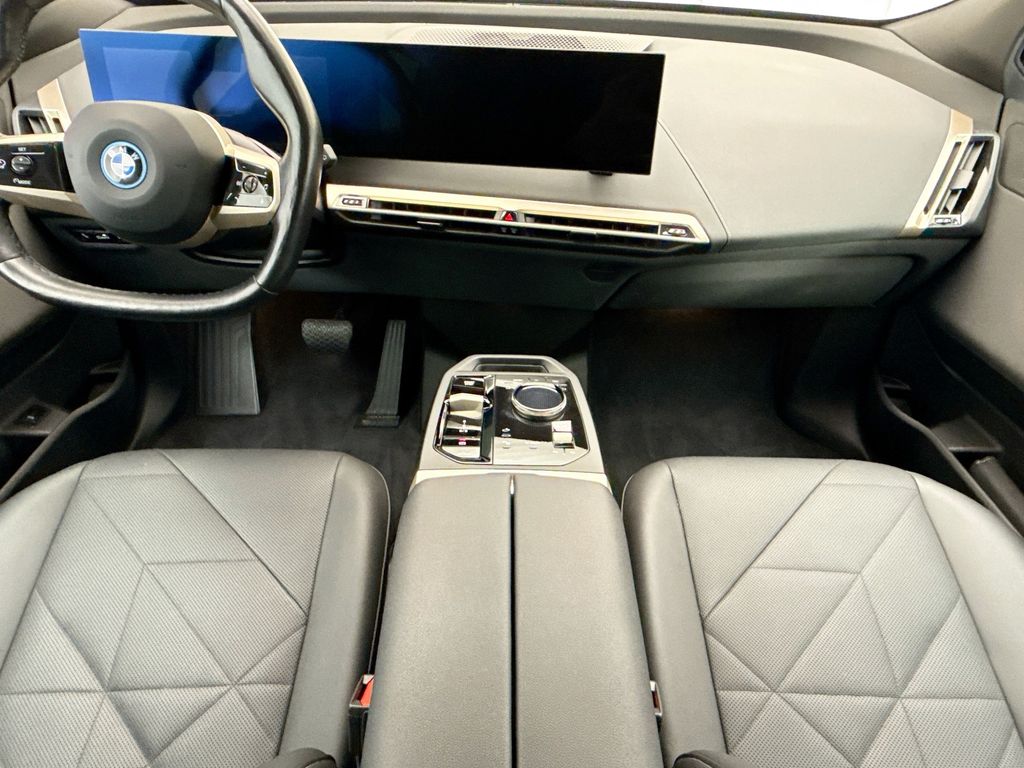 Thumbnail: 2023 BMW iX - 13
