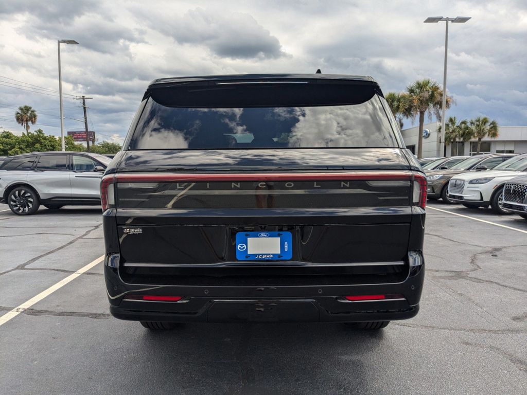 2025 Lincoln Navigator L Reserve