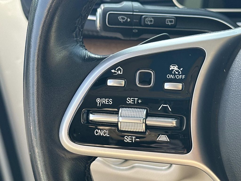Thumbnail: 2021 Mercedes-Benz GLS - 28