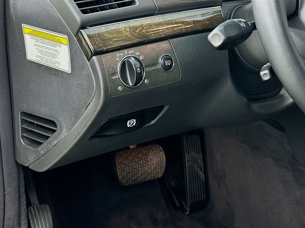 Thumbnail: 2005 Mercedes-Benz E-Class - 10