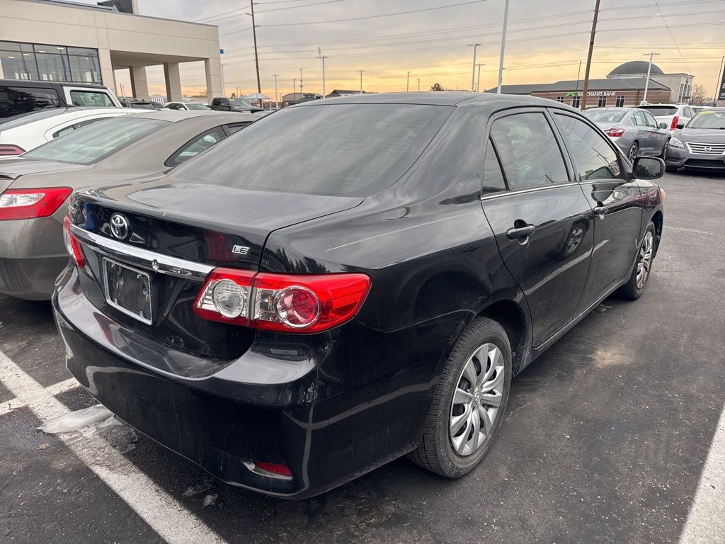 2013 Toyota Corolla LE 4