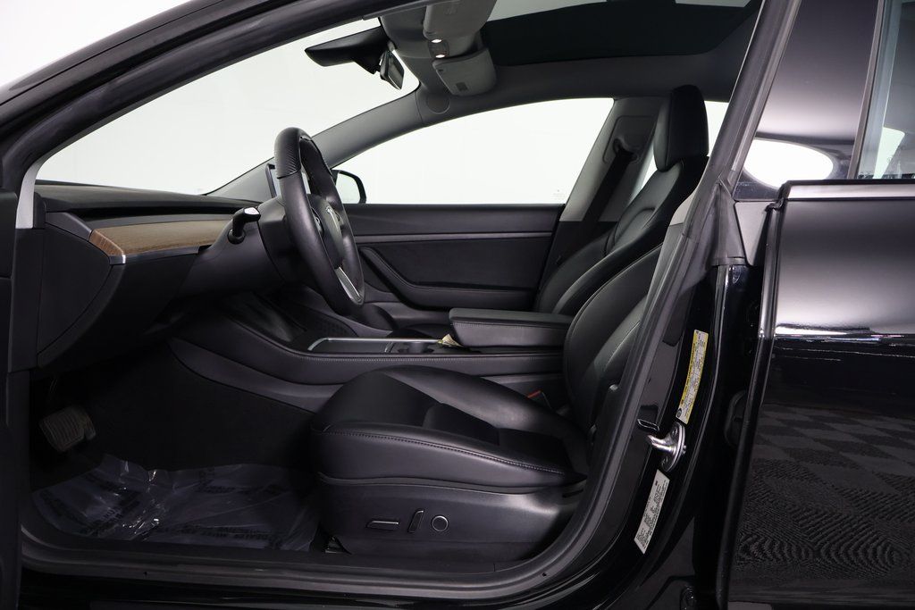 Thumbnail: 2021 Tesla Model 3 - 10