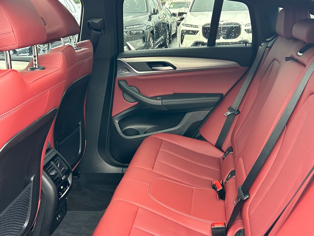 Thumbnail: 2025 BMW X4 - 29