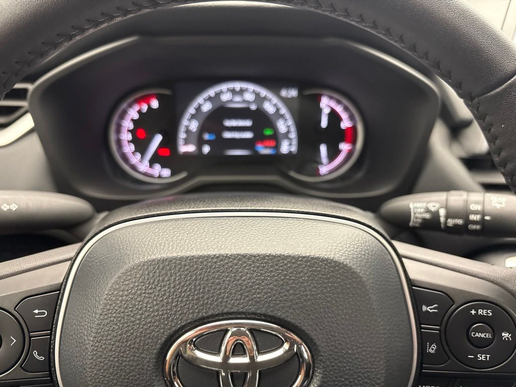 Thumbnail: 2024 Toyota RAV4 - 31