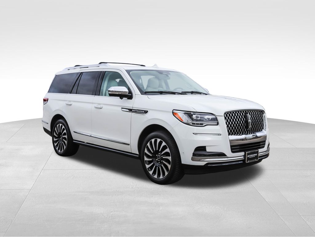 Thumbnail: 2022 Lincoln Navigator - 7