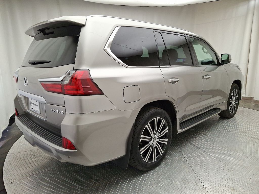 2019 Lexus LX 570 4