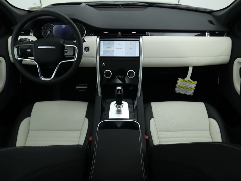 Thumbnail: 2023 Land Rover Discovery Sport - 13
