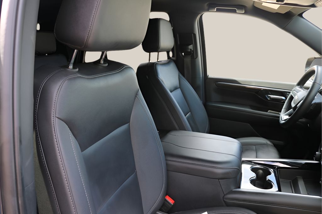 Used 2025 Gray Chevrolet LT image 21