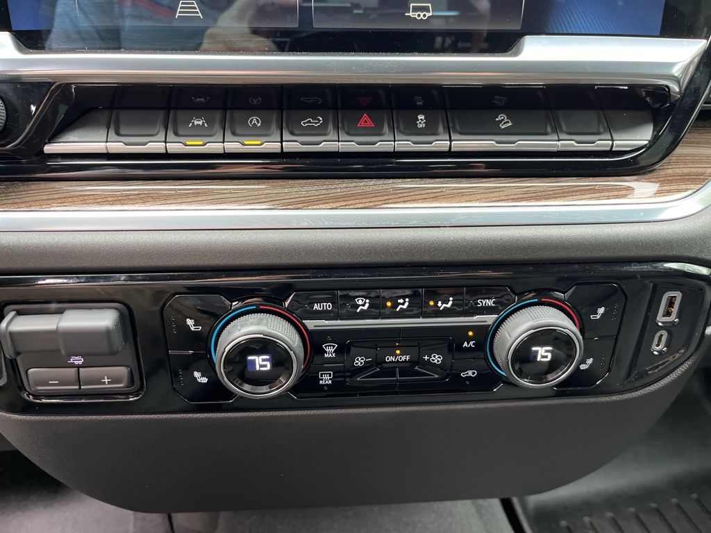 Thumbnail: 2022 Chevrolet Silverado 1500 - 19