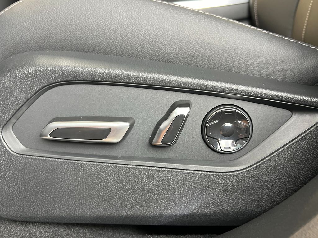 new 2026 Acura RDX car, priced at $47,150