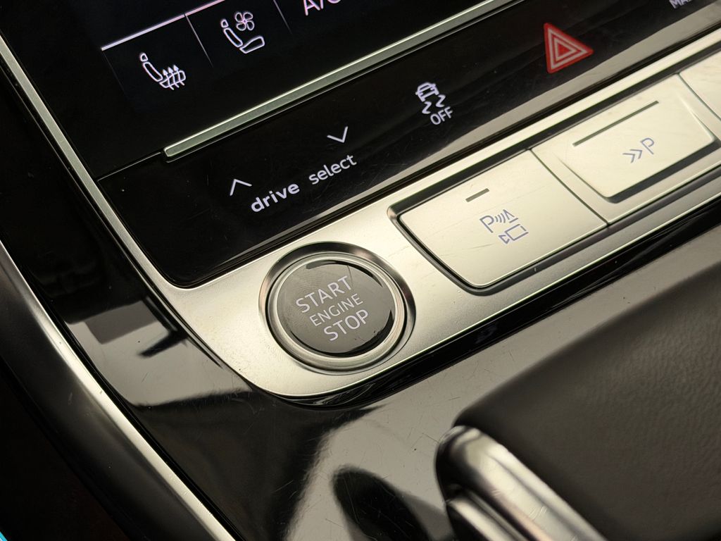 Thumbnail: 2023 Audi Q7 - 32