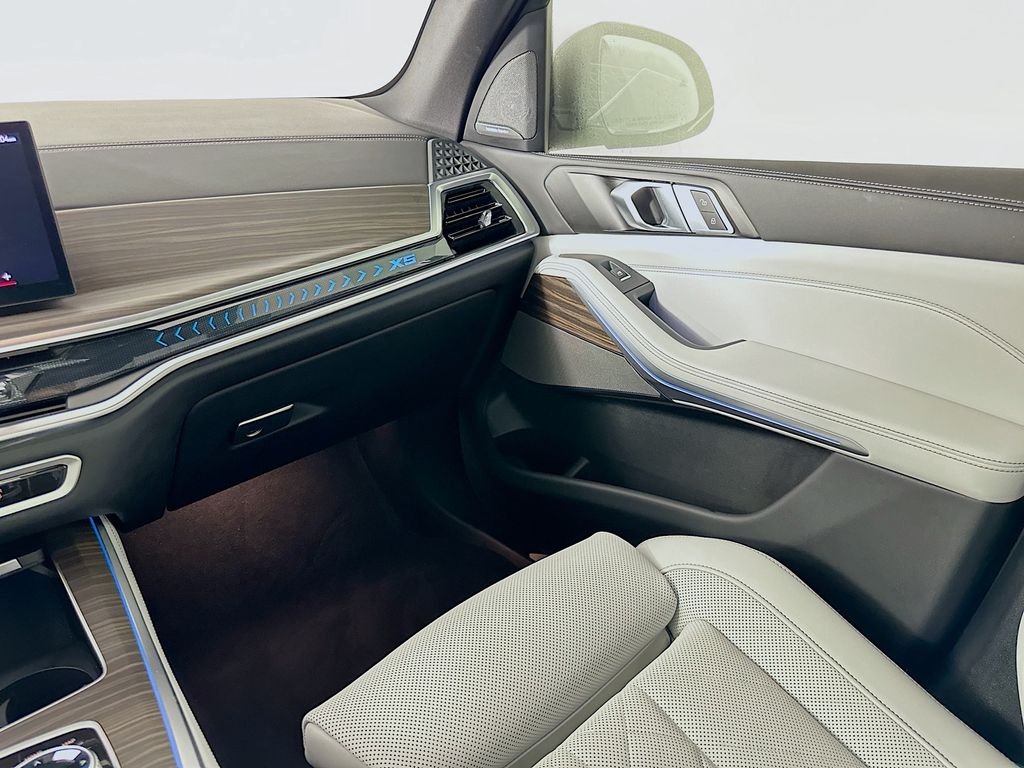 Thumbnail: 2025 BMW X5 - 24