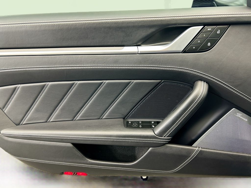 Thumbnail: 2024 Porsche 911 - 25