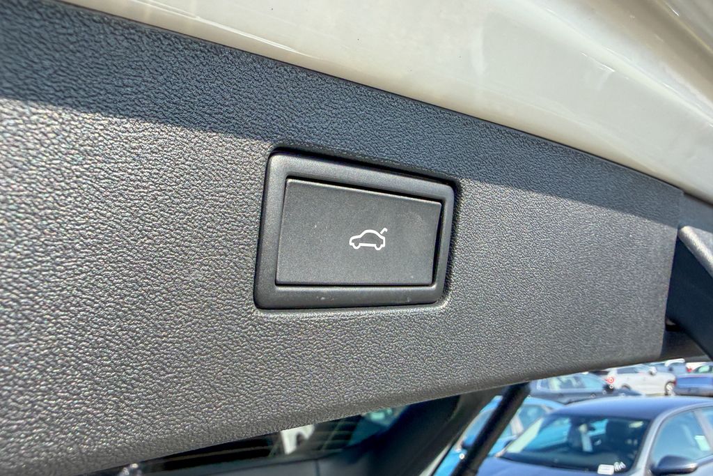 New 2026 White Volkswagen 2.0T SE R-Line Black image 28