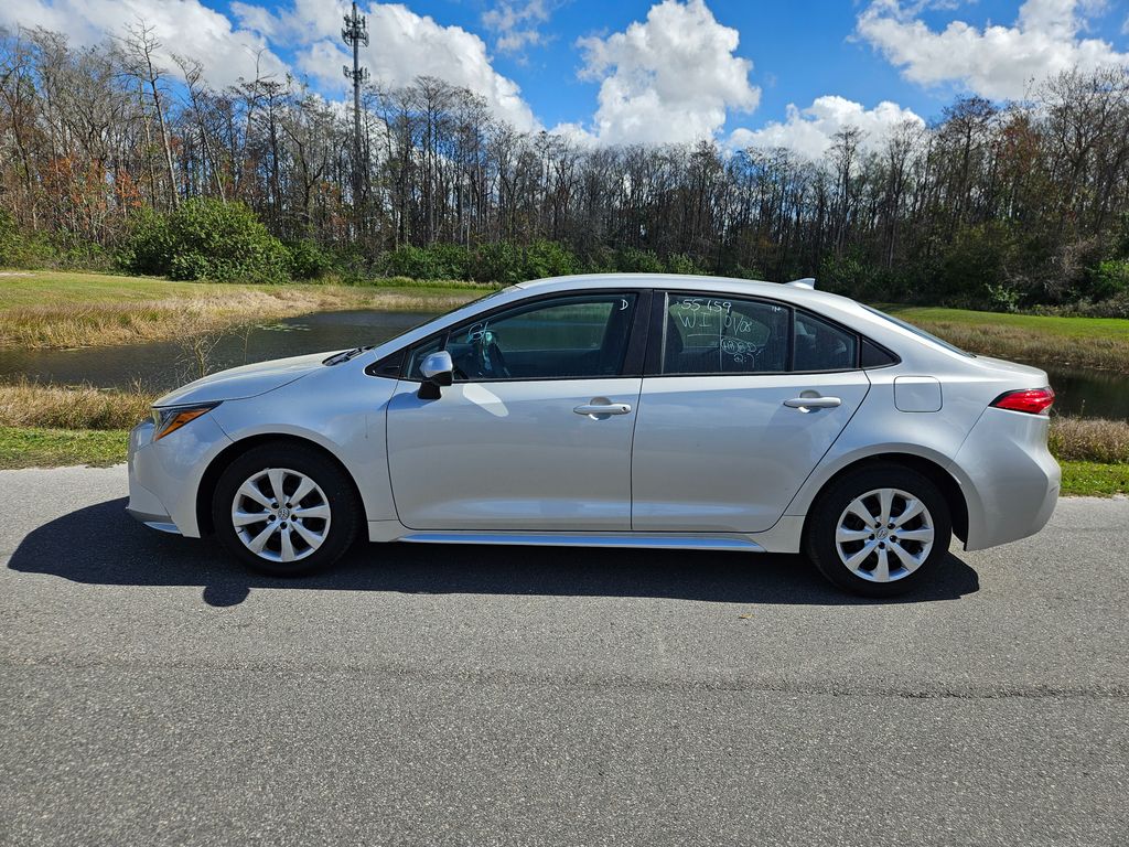 2022 Toyota Corolla LE 2