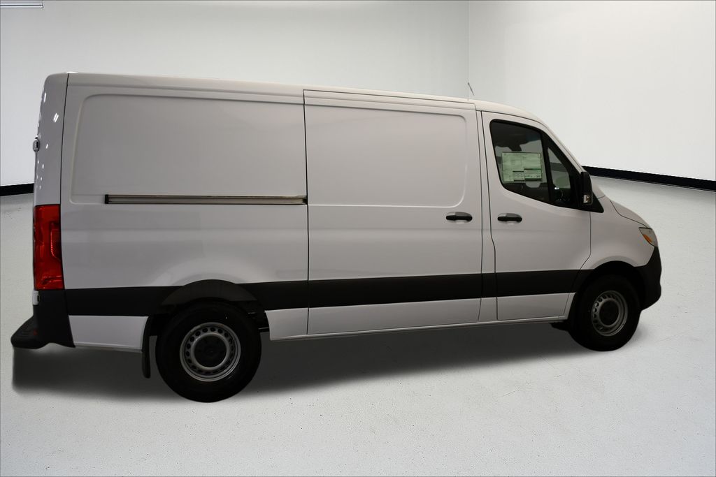 Thumbnail: 2026 Mercedes-Benz Sprinter - 8