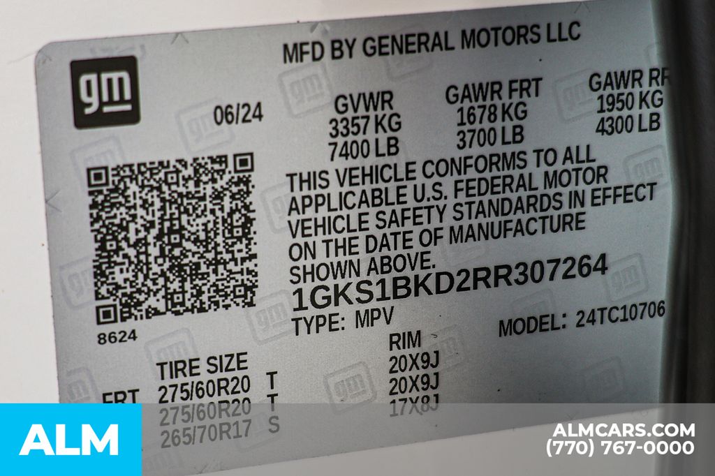 Used 2024 White GMC SLT image 57
