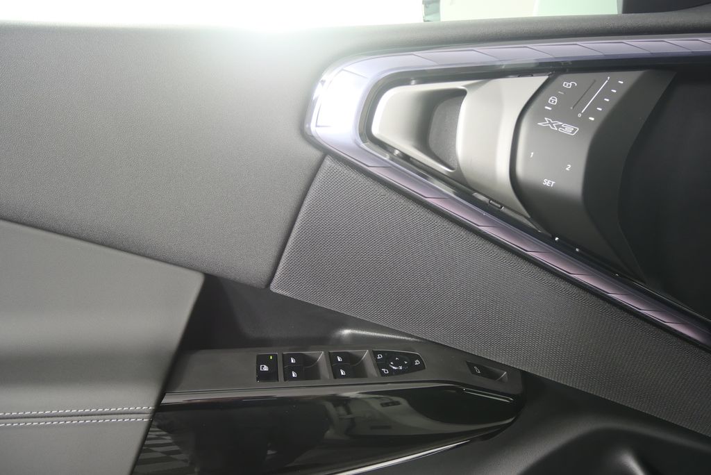 Thumbnail: 2026 BMW X3 - 8