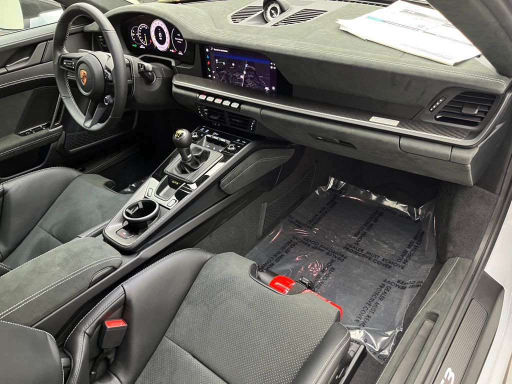 Thumbnail: 2026 Porsche 911 - 32