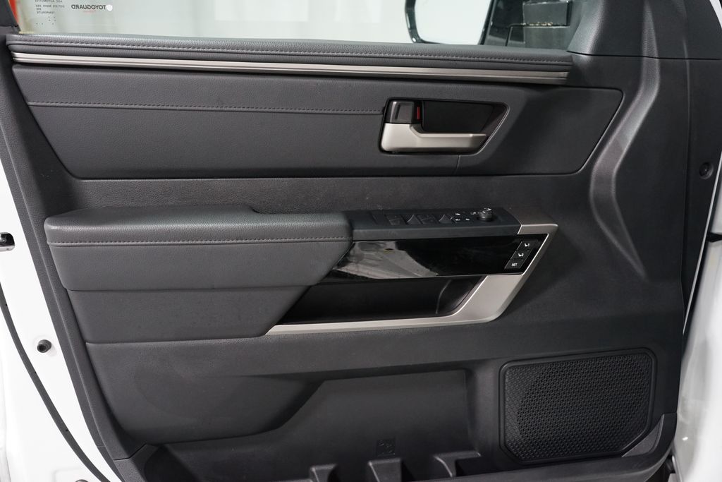 Thumbnail: 2023 Toyota Tundra - 31