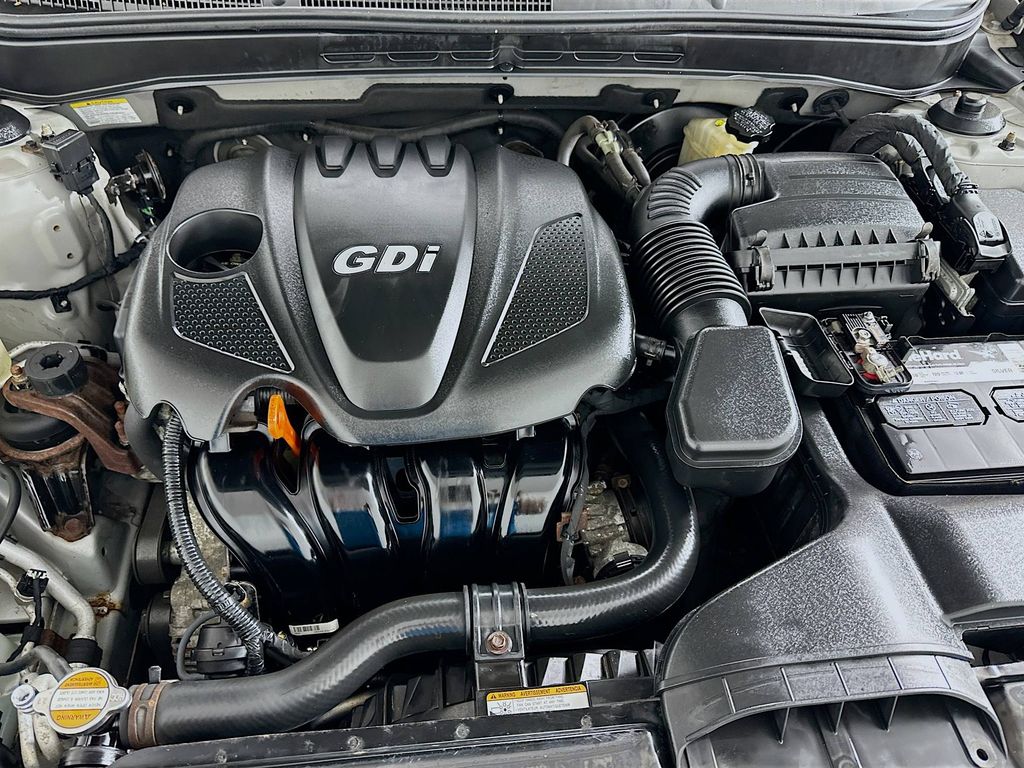 Thumbnail: 2011 Hyundai Sonata - 27