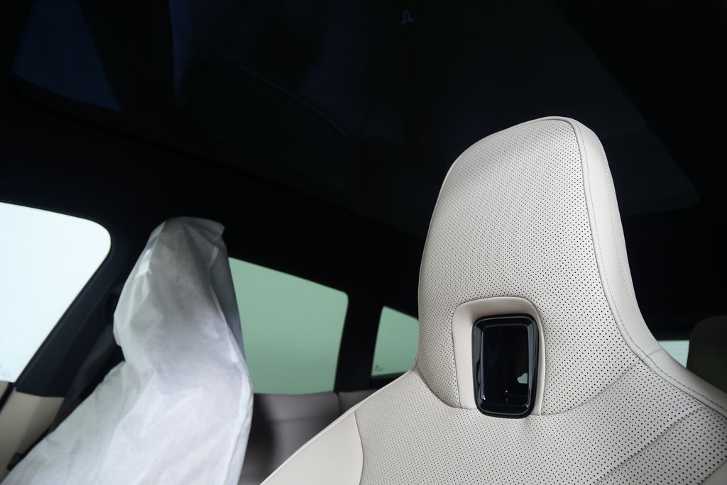 2026 BMW iX  11