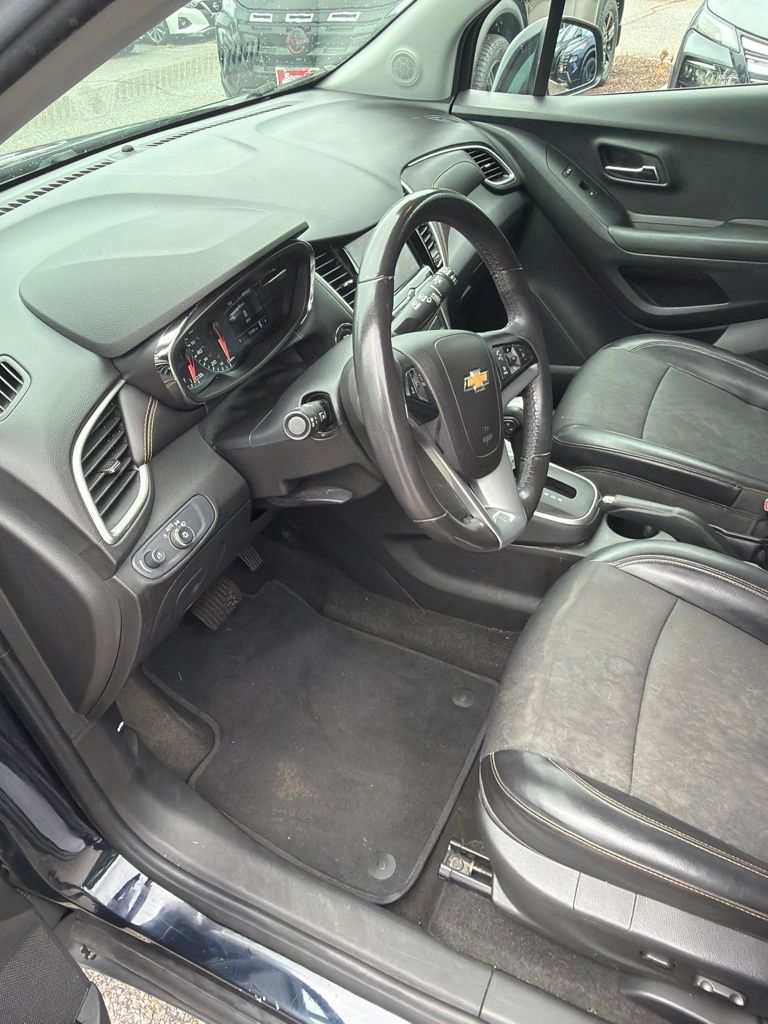 Used 2022 Blue Chevrolet LT image 8