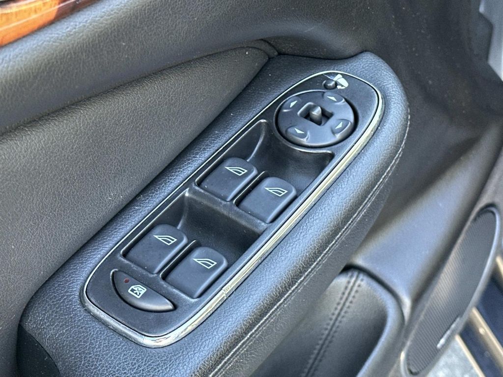 Thumbnail: 2005 Jaguar XJ - 29