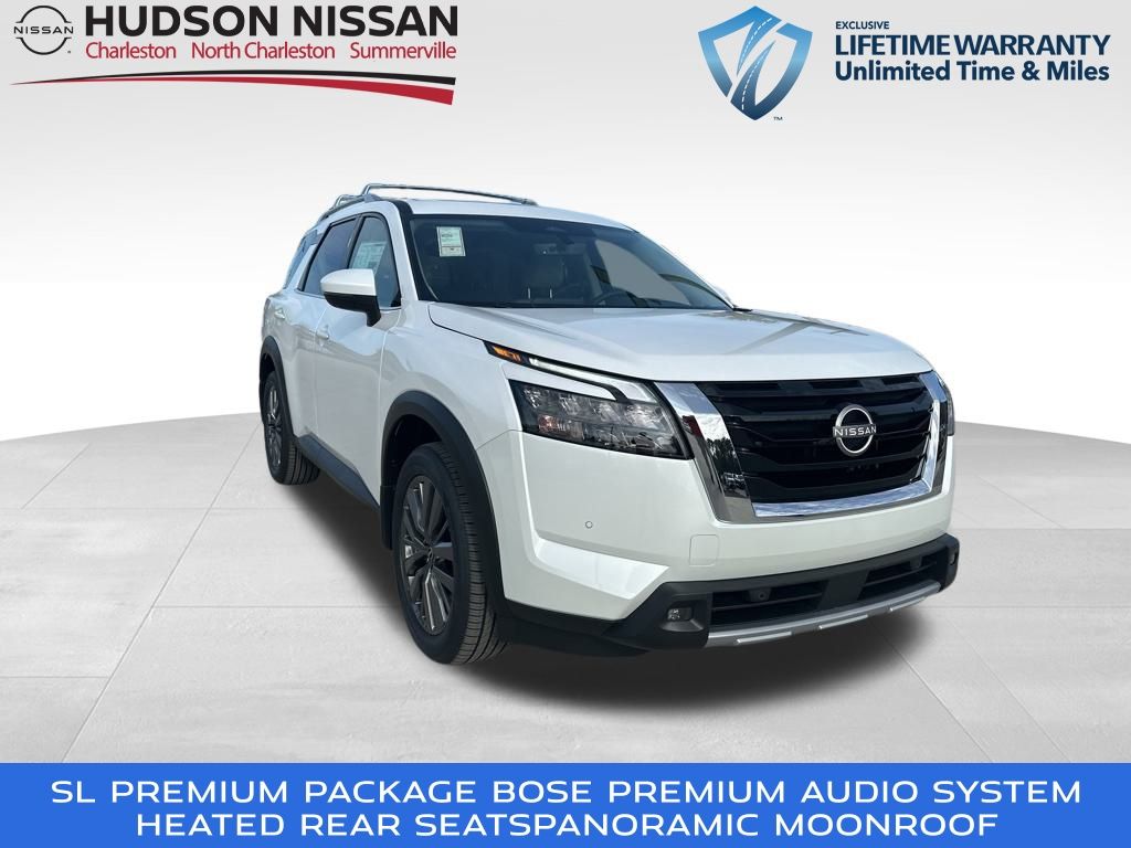 2025 Everest White Pearl Tricoat Nissan Pathfinder SL FWD SUV